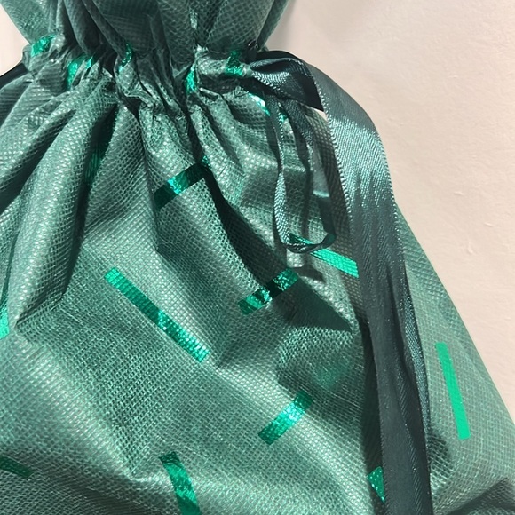 Amazon Reusable Green Drawstring Satchel Gift Bag 2PC - Picture 4 of 5